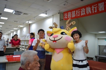 民眾熱情參與聯合拍賣會