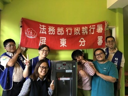 致贈飲水機給礙微笑手作烘焙坊