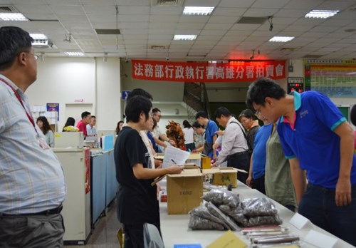 拍賣物件豐富湧入民眾熱情參與2