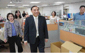 法務部部長與同仁相見歡