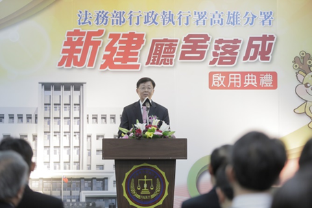 蔡部長及林署長獻上慶賀與祝福