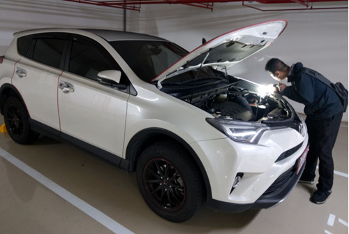TOYOTA白色小客車以70萬5,000元賣出