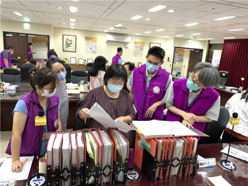 法務部實地輔導新北分署第 18 屆檔案管理金檔獎評選會議