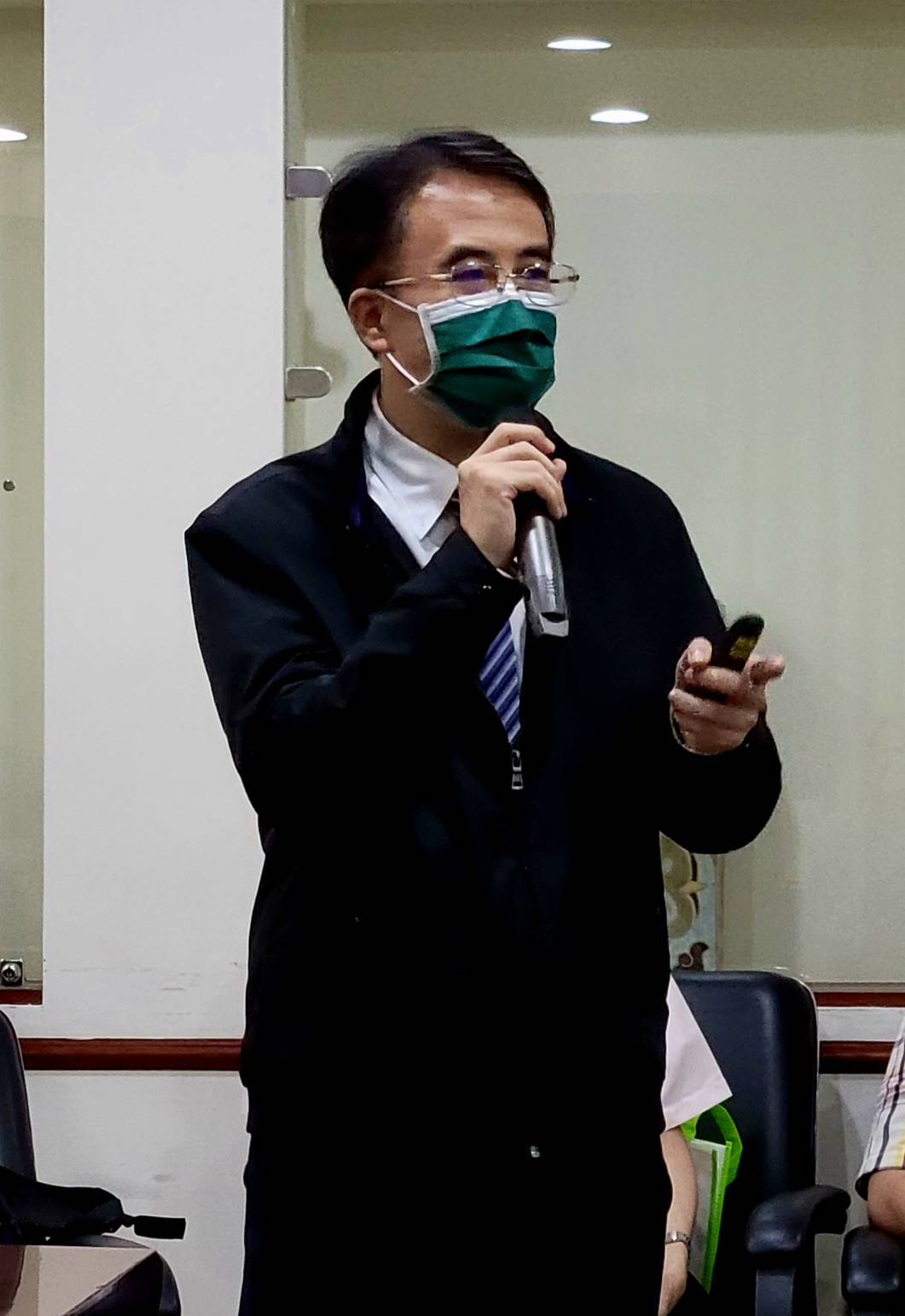 吳副署長義聰進行簡報