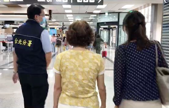 臺北分署至松山機場將義務人解回分署畫面