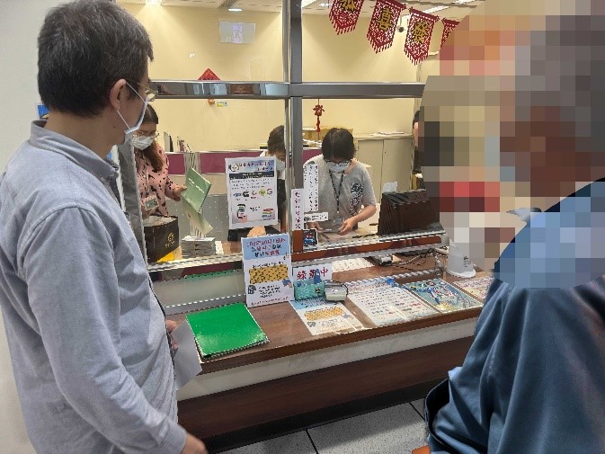 新北分署將義務人借提後，其籌得現金550萬元，由書記官陪同至出納室繳納部分欠稅。