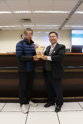 課程尾聲讓民眾猜測某房屋之鑑價金額，最接近者可獲贈行政執行署吉祥物「拍寶」絨毛娃娃一隻，最後由一名幸運男子得獎。