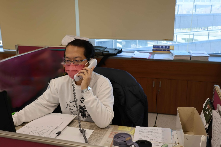 義務人接到新北分署通知後，急致電請求書記官先收取約12萬元之理賠金，餘欠約6萬元，將會籌款繳清，請求 不要強制解約(示意圖)
