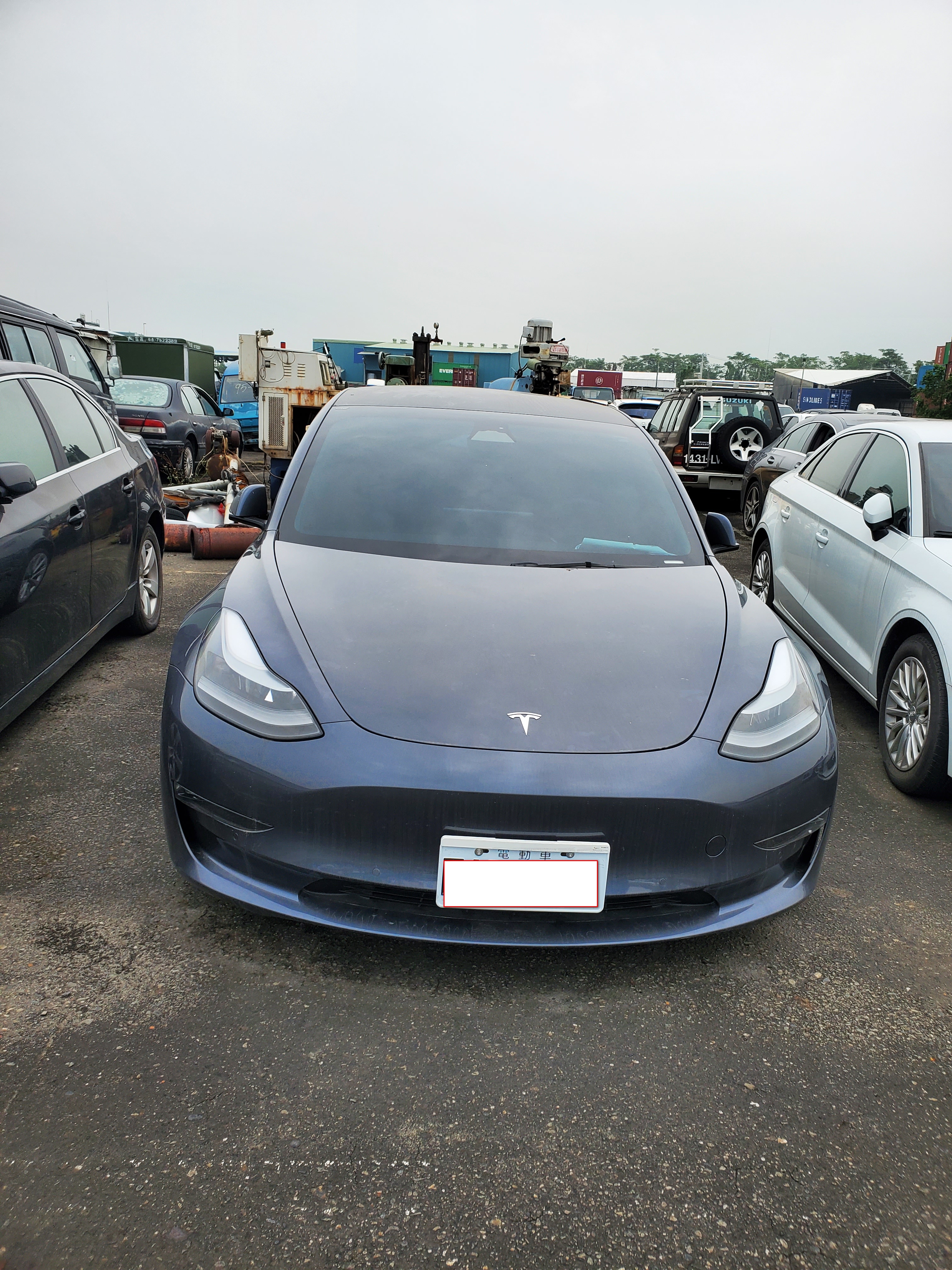 高雄分署拍賣電動汽車特斯拉