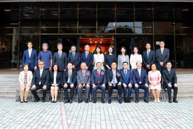 113年5月17日新北分署黃分署長立維參加法務部部長歡送會，會後大合影1