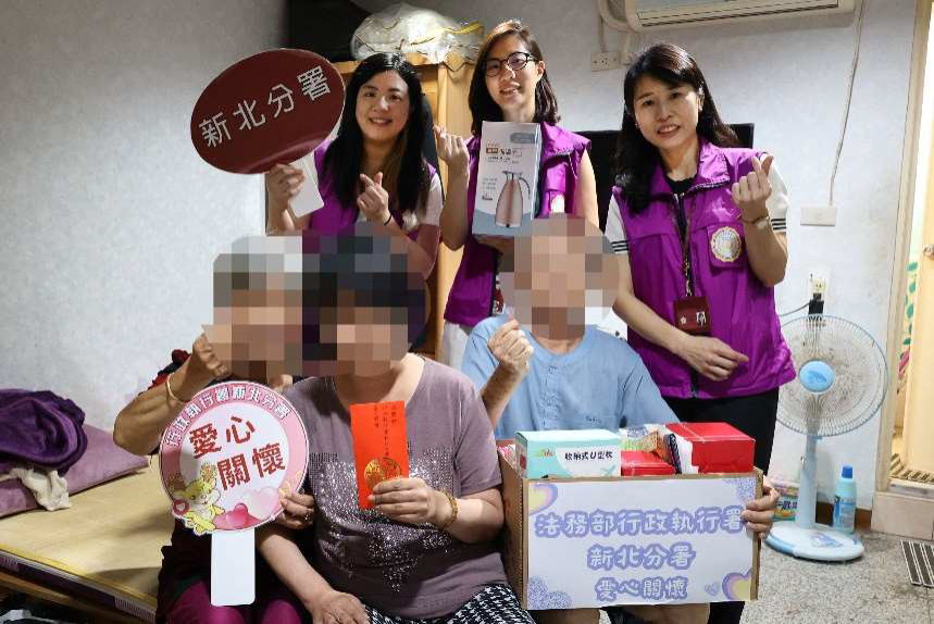 新北分署至陳婦租屋處關懷訪視，並致贈愛心物資