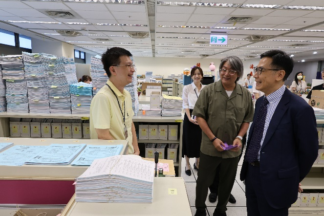 署長一一關切同仁表達感謝之意。