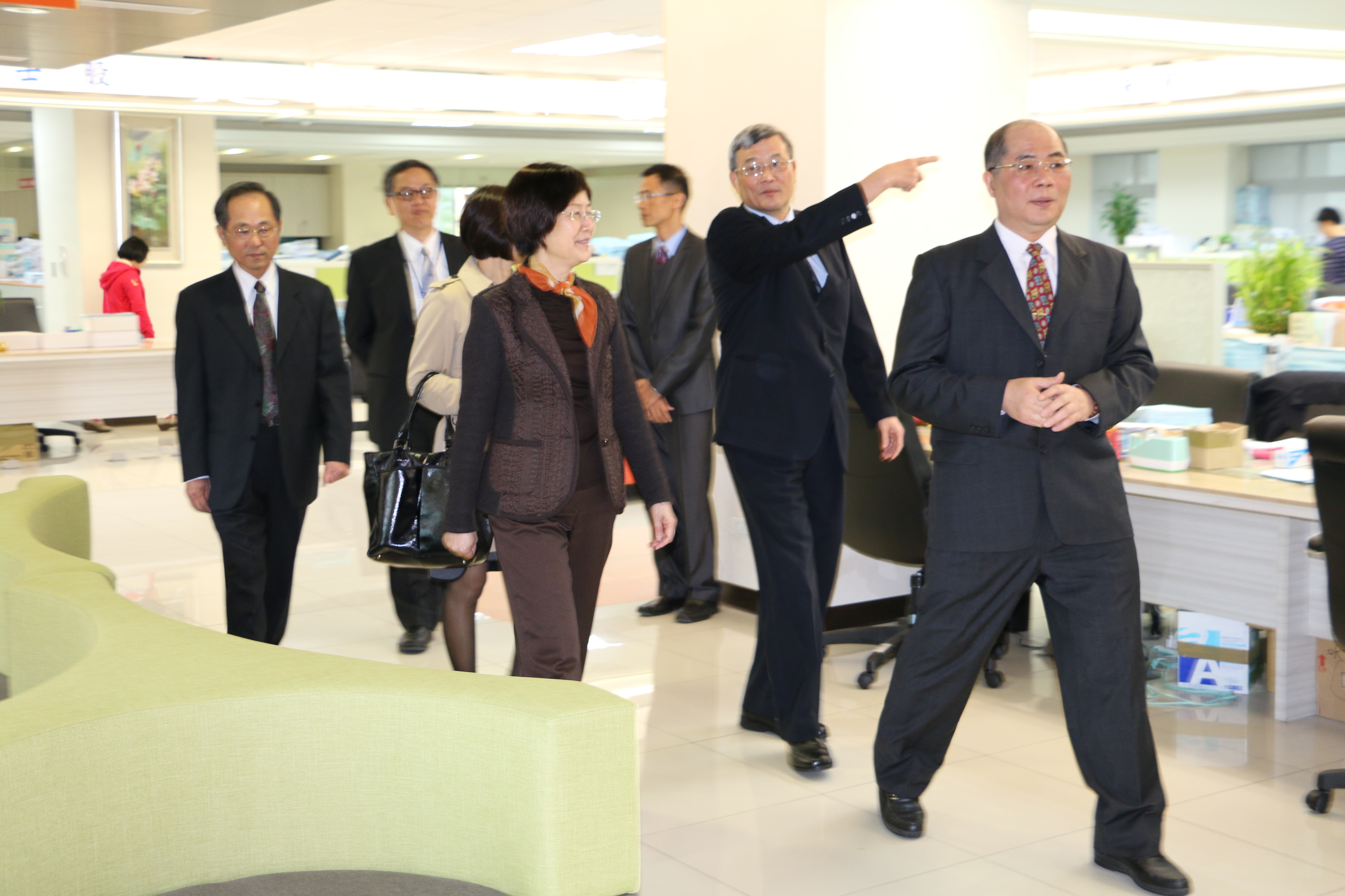 羅部長訪視2