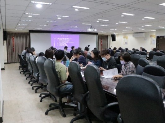 新北分署邀請臺灣新北地方法院黎庭長文德講授「管收與信託不動產執行問題研討」課程。