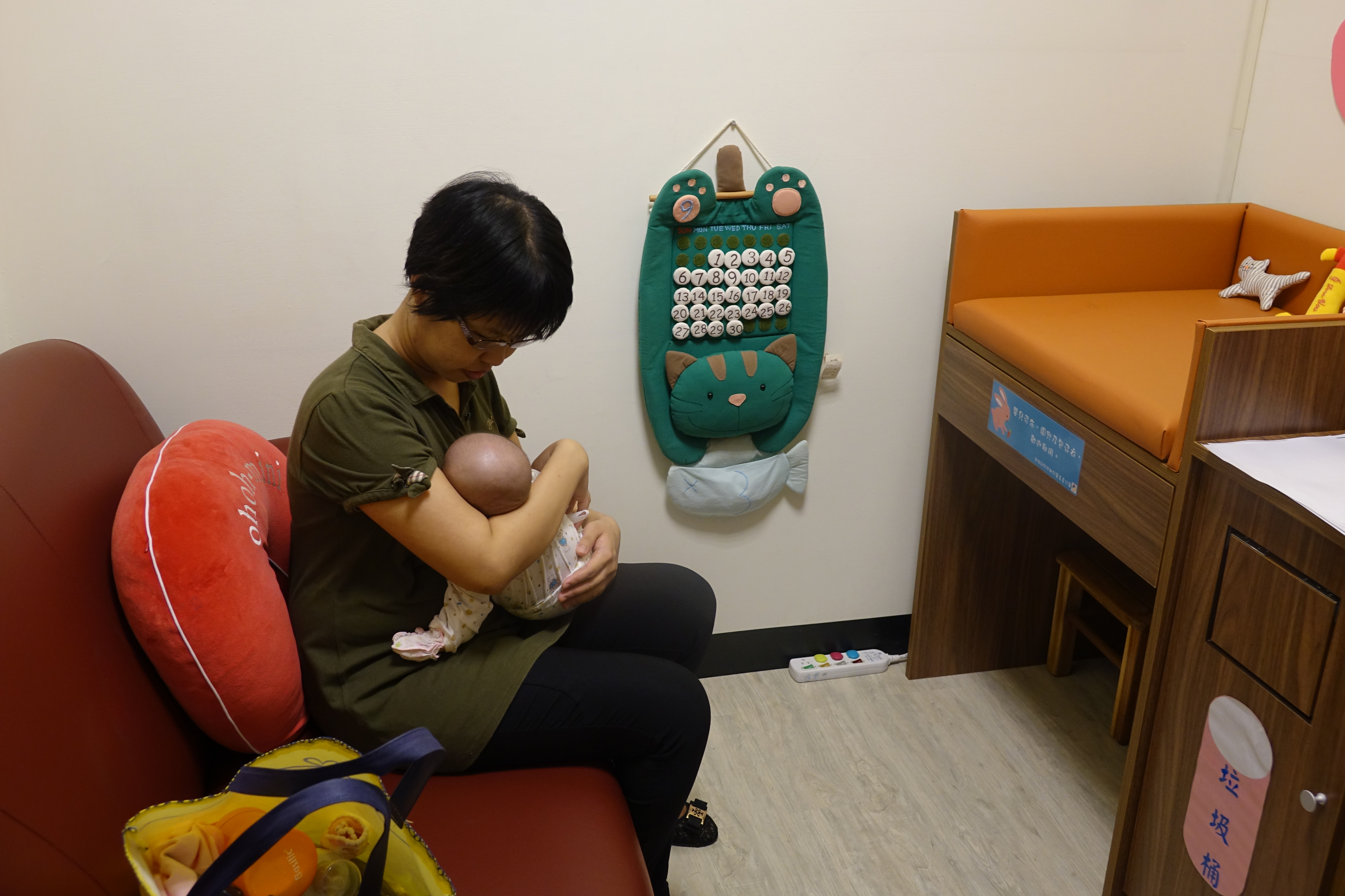 breastfeeding room2