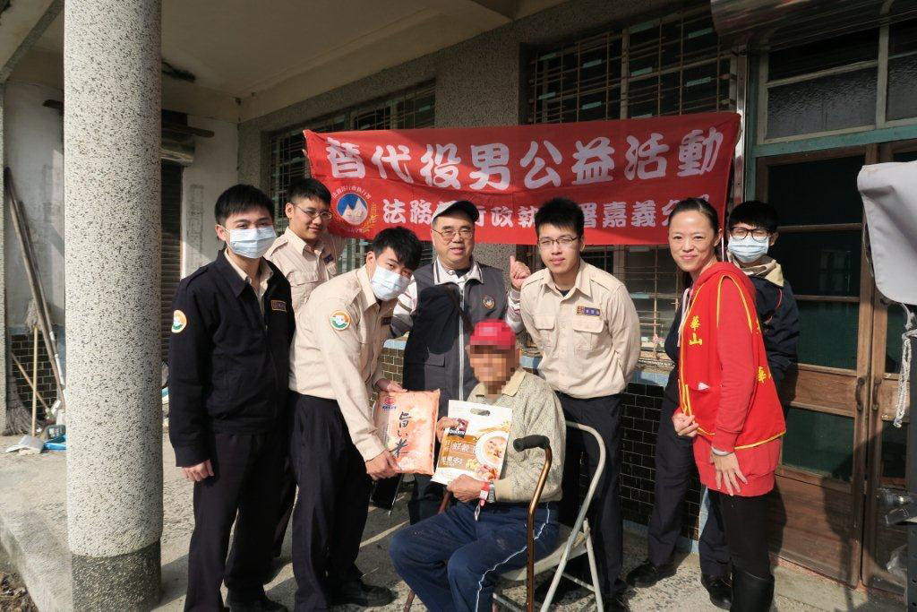 贈送長者年節禮品